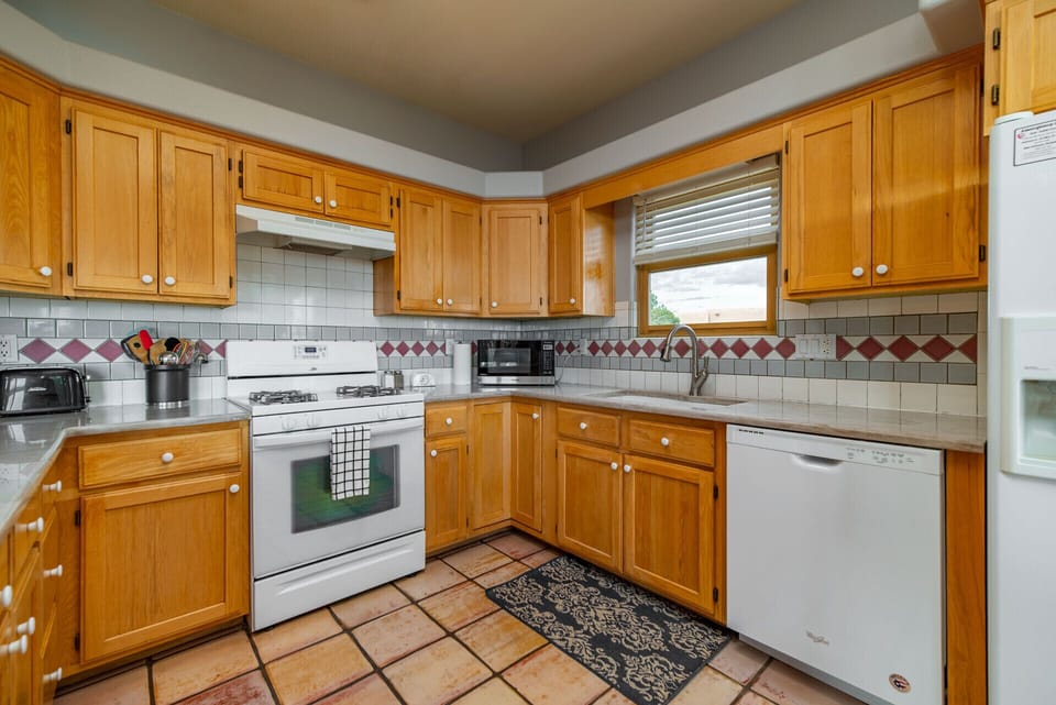 Fully equipped kitchen