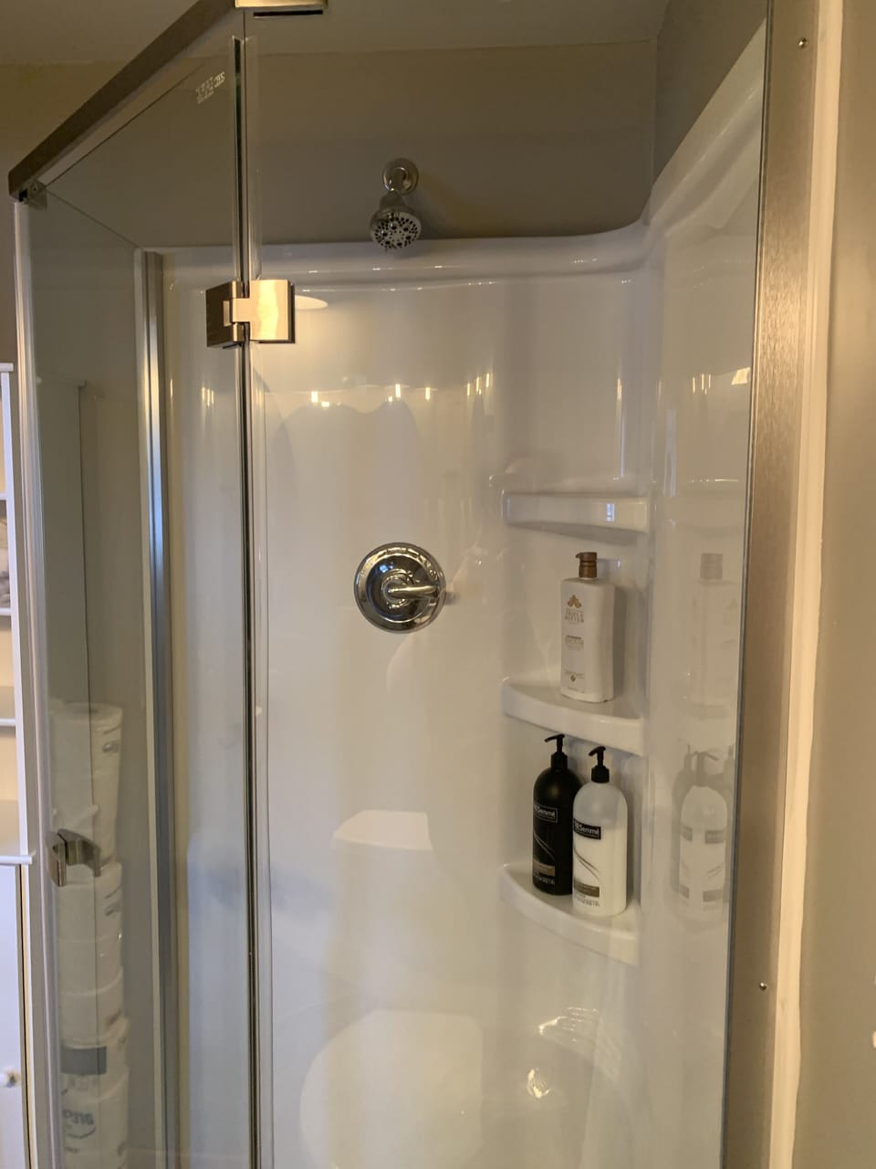 New surround shower with great water pressure 