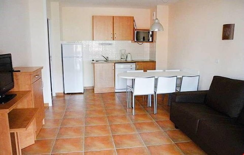 Prepare delicious meals for your friends and family in your personal kitchenette and enjoy your meals in the dining area with seating for your group.