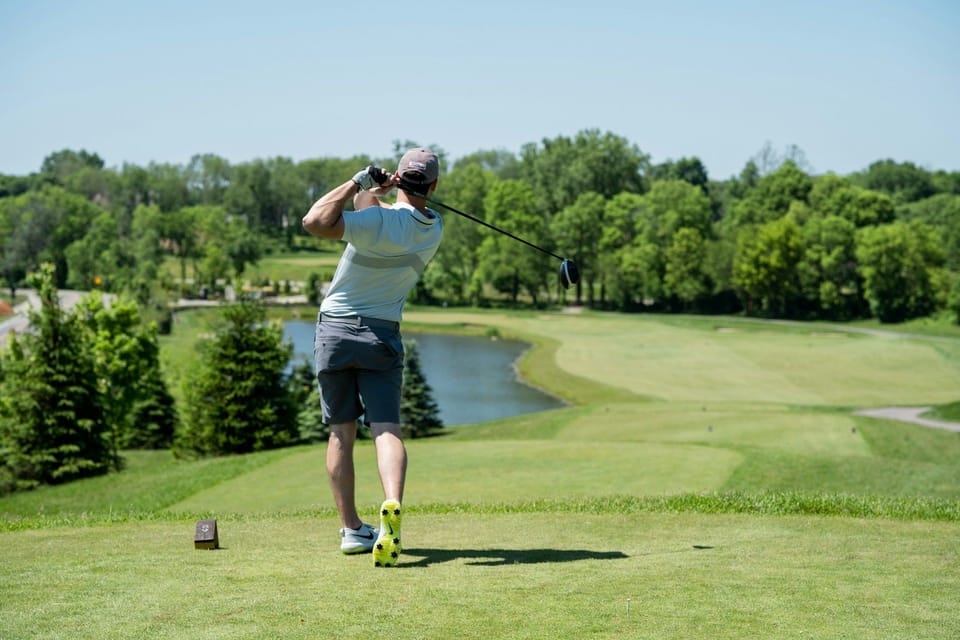 Enjoy a perfect round of golf in the scenic south Brittany region, with temperate weather and lush greens.