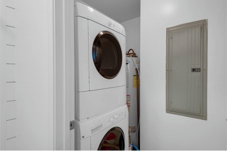 Your own washer and dryer make packing light a breeze—fresh clothes whenever you need them during your stay.