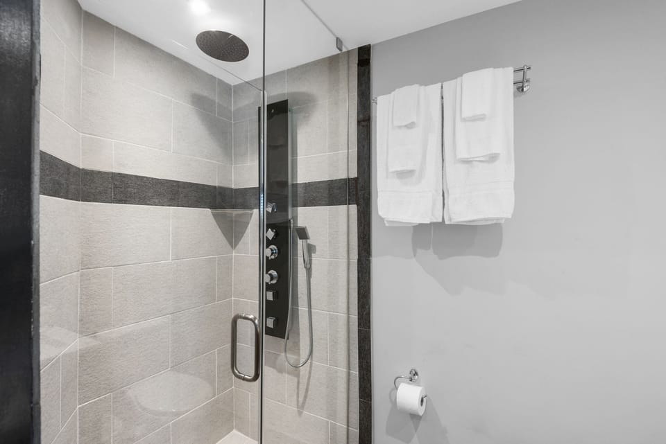 Shower w/rain shower head and body massage jets