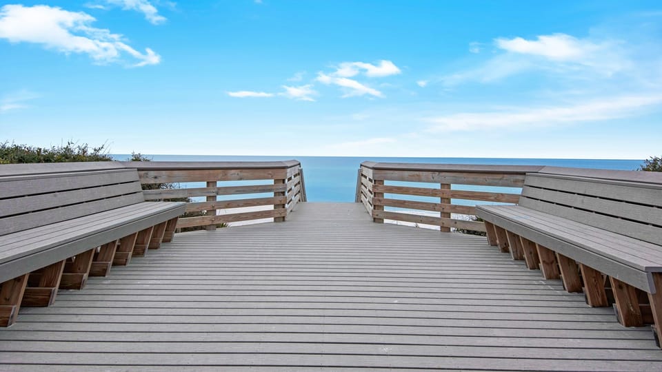 Pelayo Beach Access - Minutes from Hidden Beach Villas