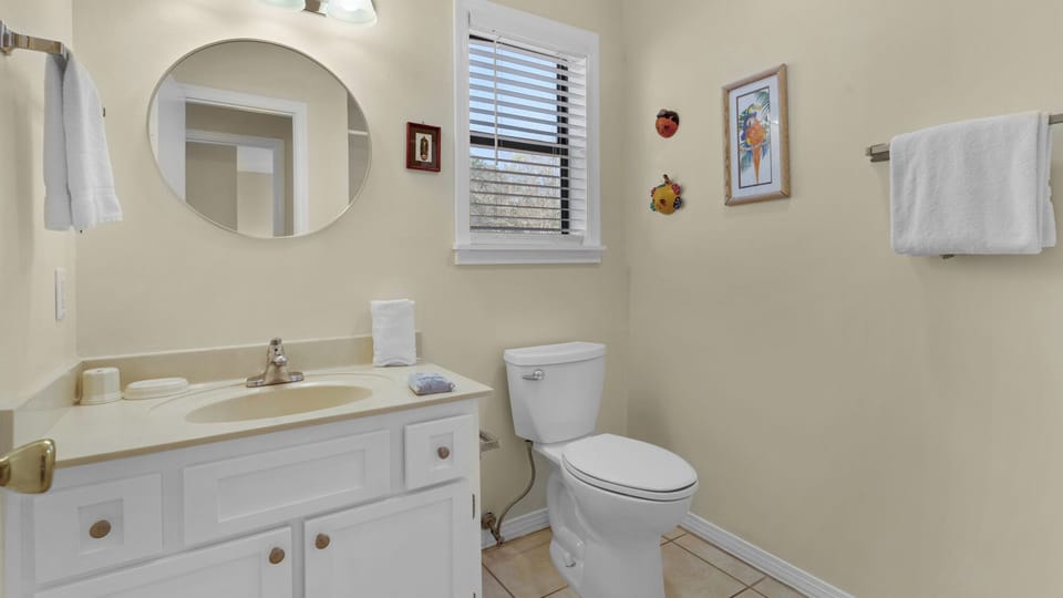 Beachwood Villas 13A  Bathroom