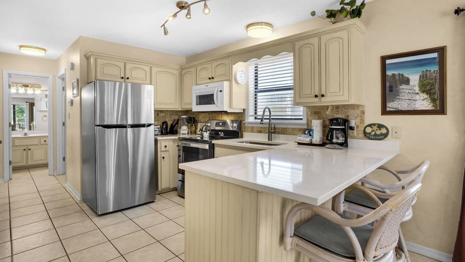 Beachwood Villas 13H Kitchen