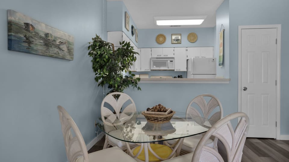Palms B5 Main Area