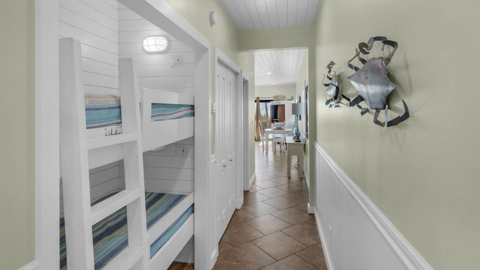 Palms C5 Bunks