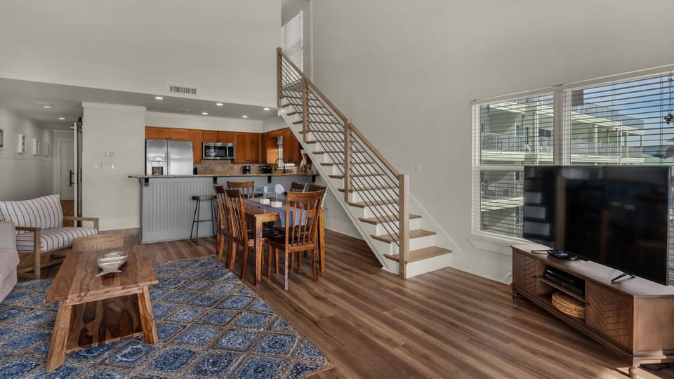 Eastern Shores 211 Living Area