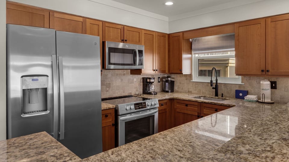 Eastern Shores 211 Kitchen