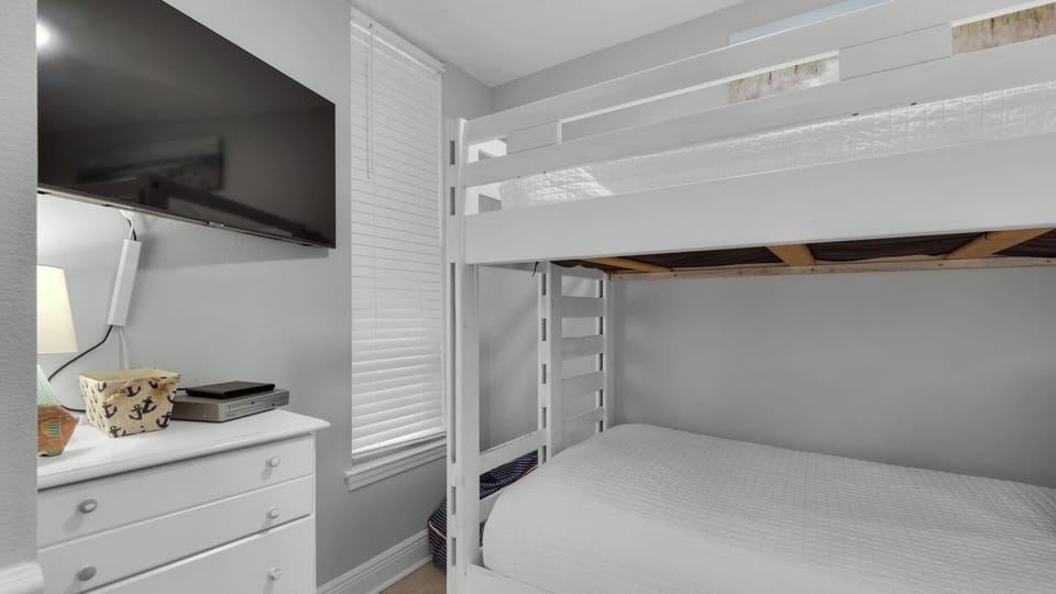 San Remo 208 Bunk Room