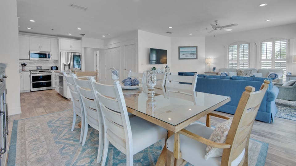 Villas at Sunset Beach B201 Dining Area