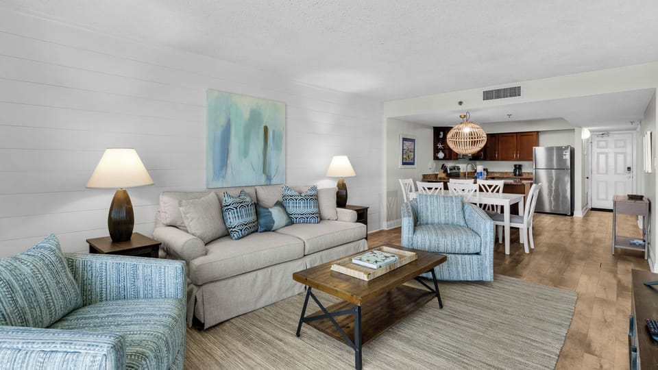 BeachCrest 103 Living area