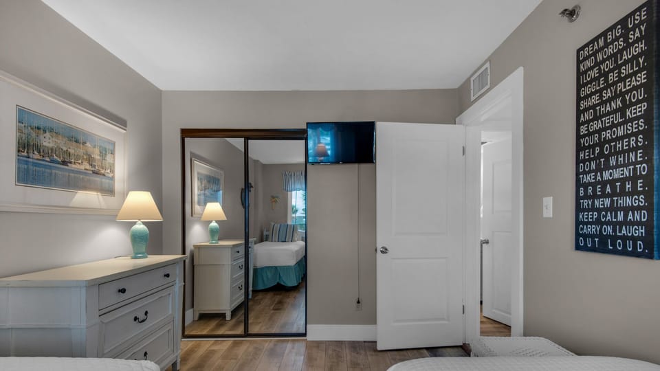 BeachCrest 203