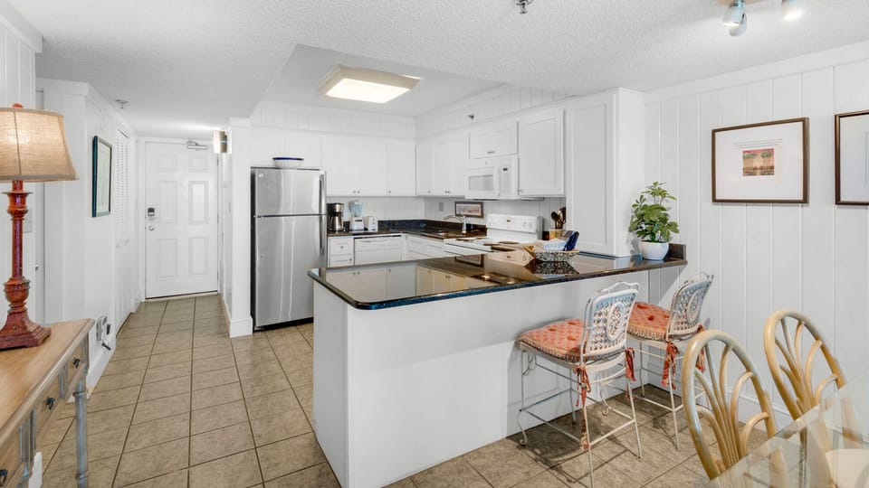 BeachCrest 304 Kitchen