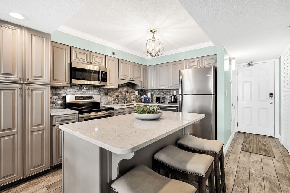 BeachCrest 305 Kitchen