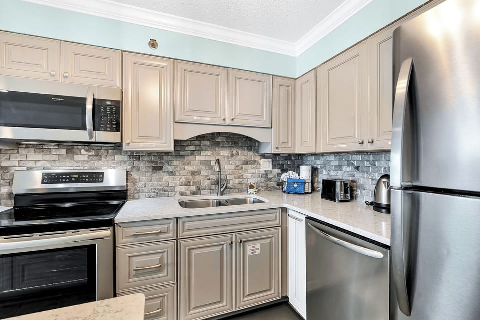 BeachCrest 305 Kitchen