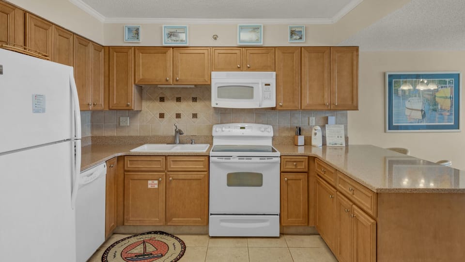 BeachCrest 404 Kitchen