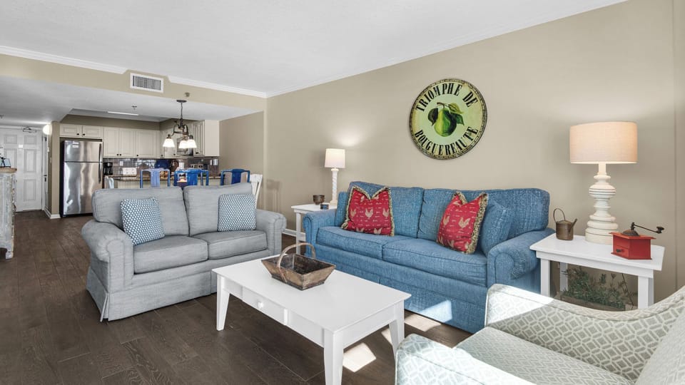 BeachCrest 504 - Living area