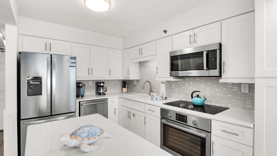 BeachCrest 604 - Fully equipped kitchen