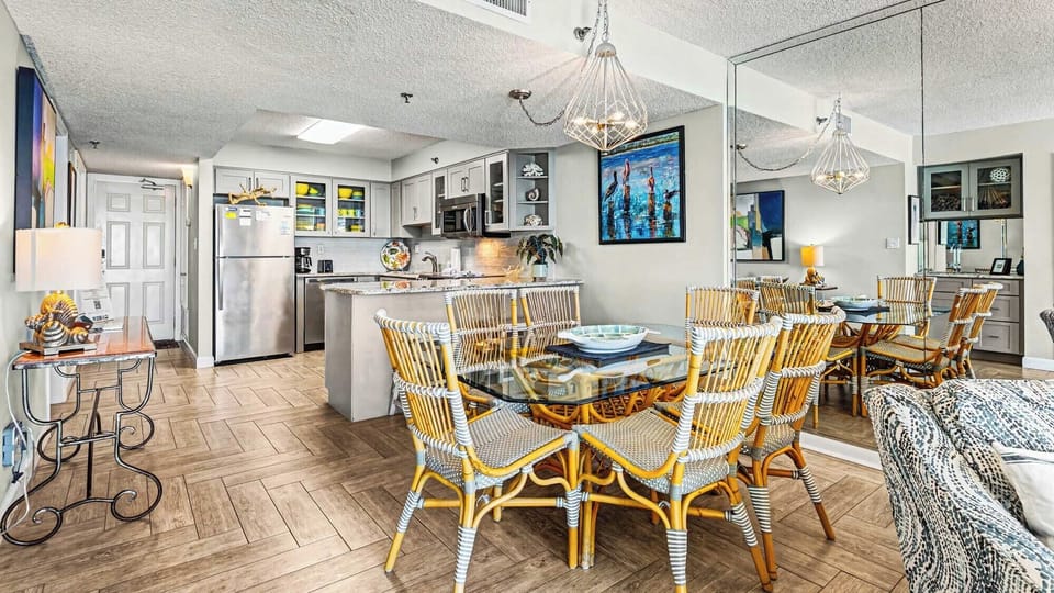 BeachCrest 804 - Newly updated Dining & kitchen area