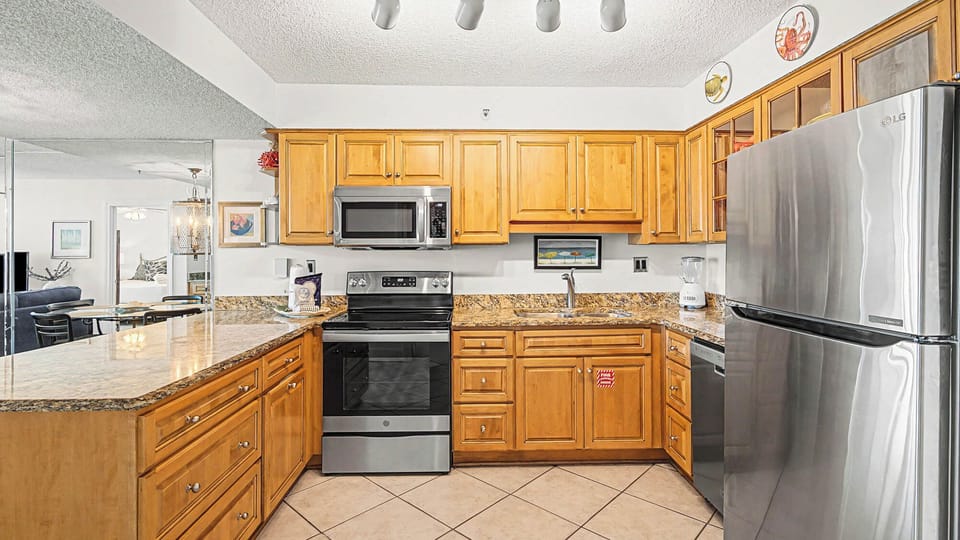 BeachCrest 805 - Kitchen