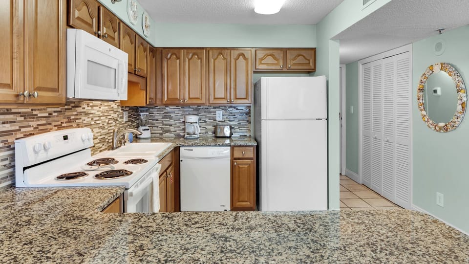 BeachCrest 901 Kitchen Area