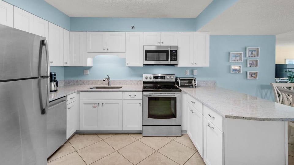 BeachCrest 906 Kitchen