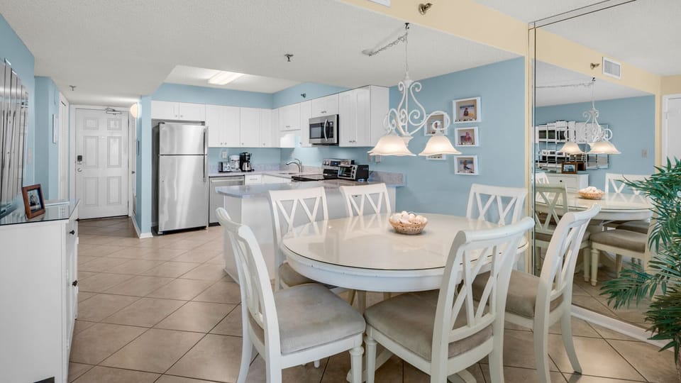BeachCrest 906 Kitchen and Dining