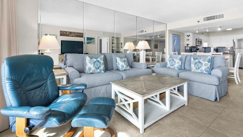 BeachCrest 1203 Living area