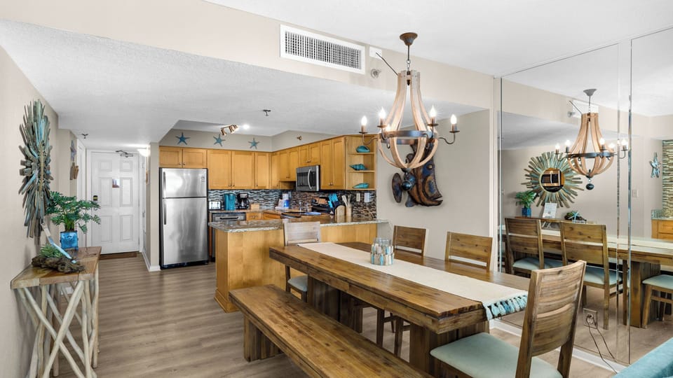 BeachCrest 1204 Dining Area