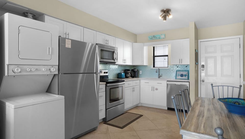 Beachside Condo 11 Kitchen