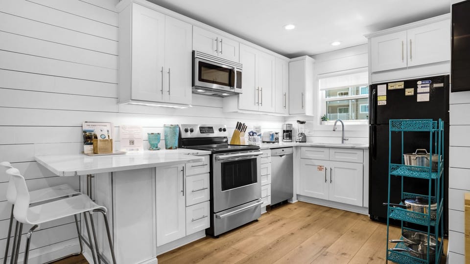 Beachside Villas 612 - Kitchen area