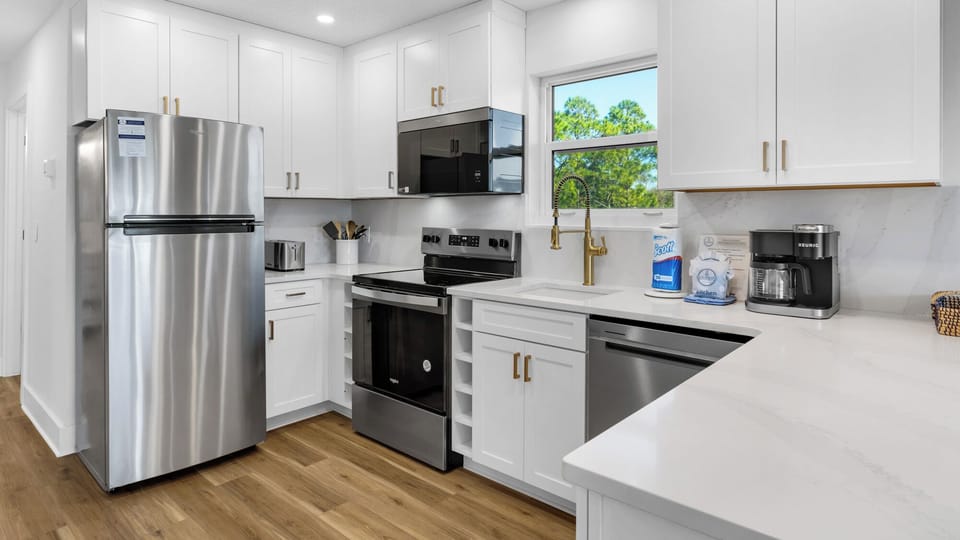 Beachside Villas 1133 Kitchen Area