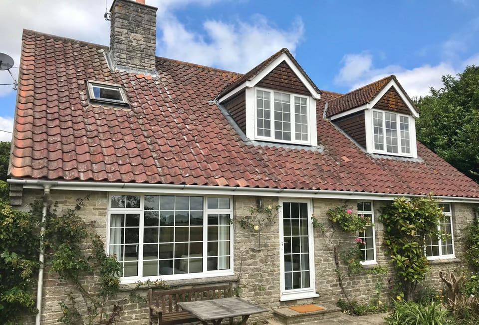 Greygles, Melcombe Bingham: A flexible and generous family house