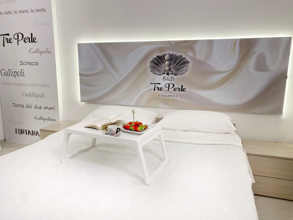 Design Room | Minibar, in-room safe, desk, WiFi (free)