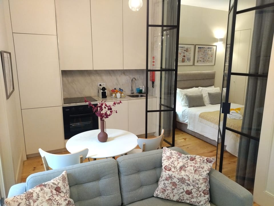 Sala de Estar, Espaço Refeição, Cozinha e Quarto