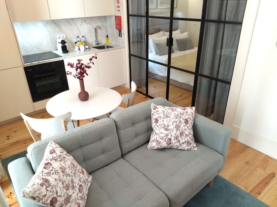 Sala de Estar, Espaço Refeição, Cozinha e Quarto
