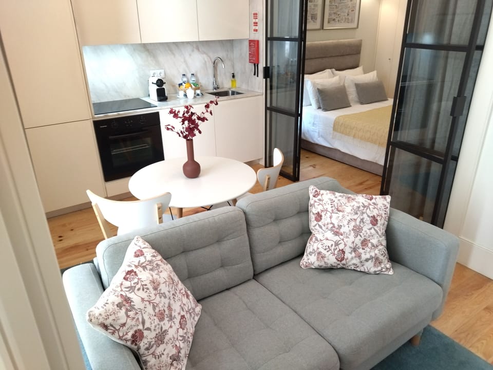 Sala de Estar, Espaço Refeição, Cozinha e Quarto