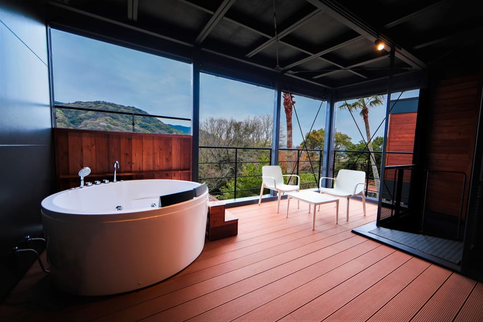 Cottage | Jetted tub