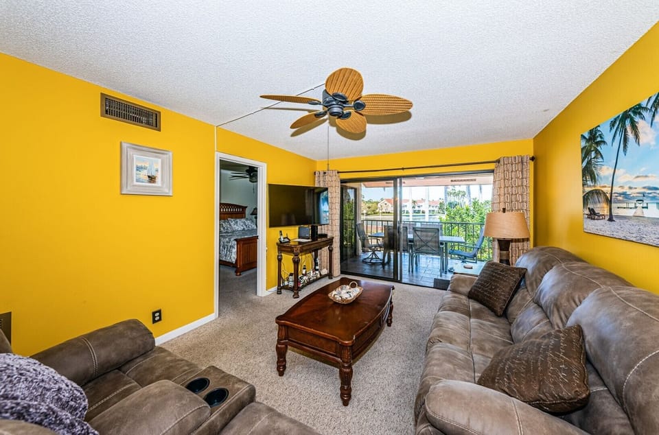 20-web-or-mls-Living Room 2-5