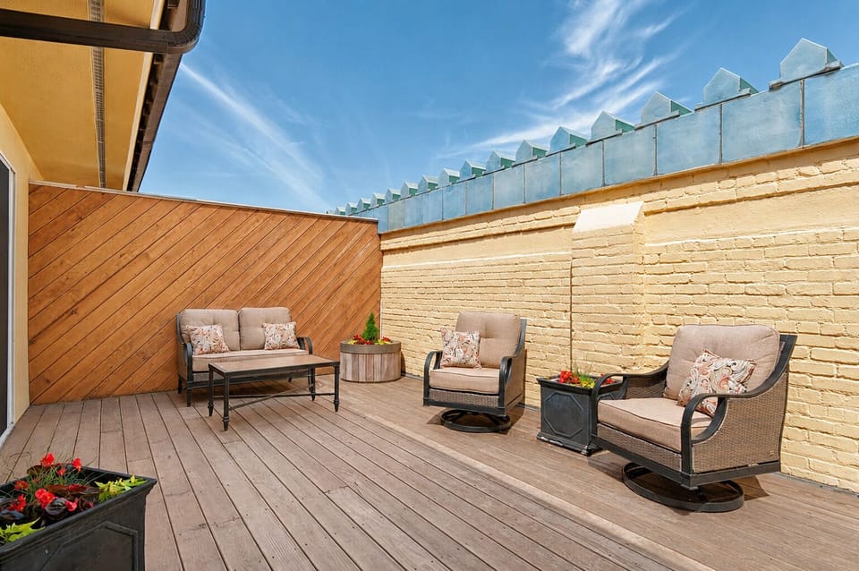 Private Deck