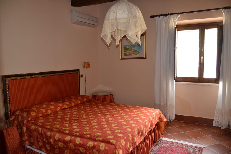 Standard Triple Room | Desk, free WiFi