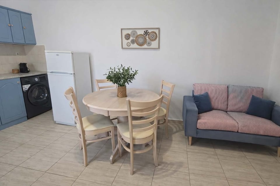 Design Suite | In-room dining