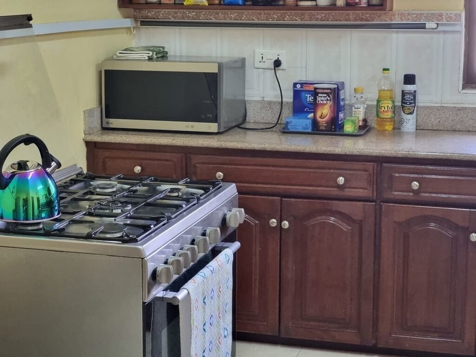 Fairly new appliances for your cooking pleasure.