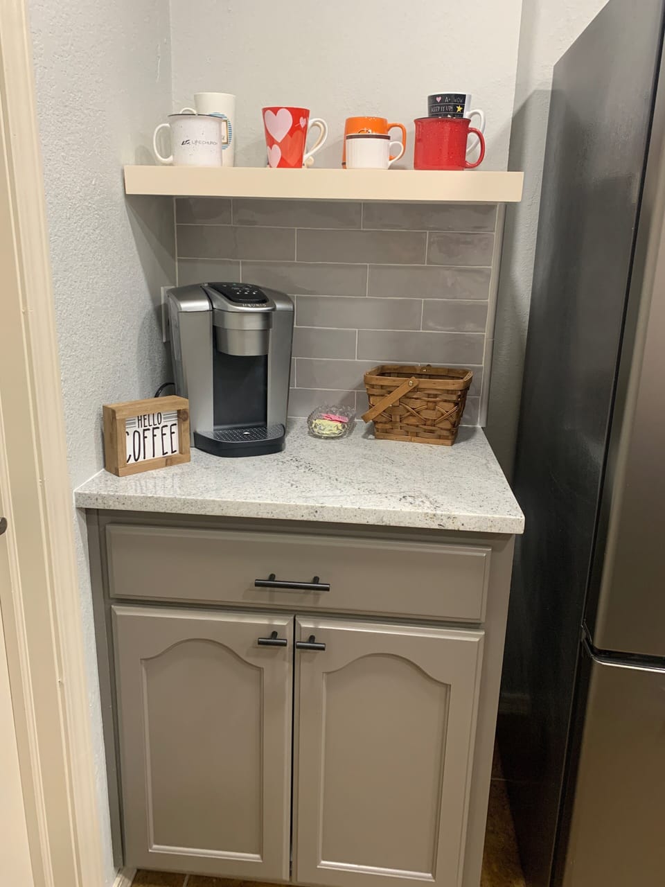 Coffee bar with Keurig. Kcups are available. 
