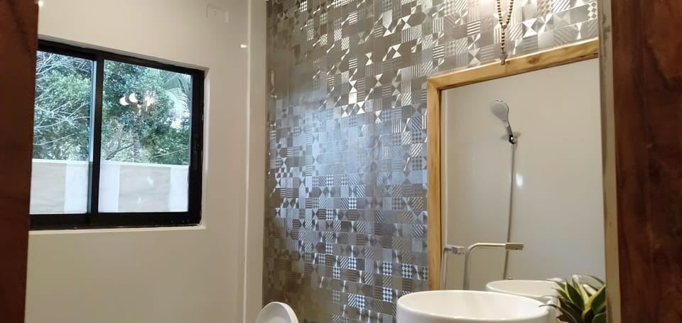 Panoramic Room | Bathroom | Shower, free toiletries, towels, soap