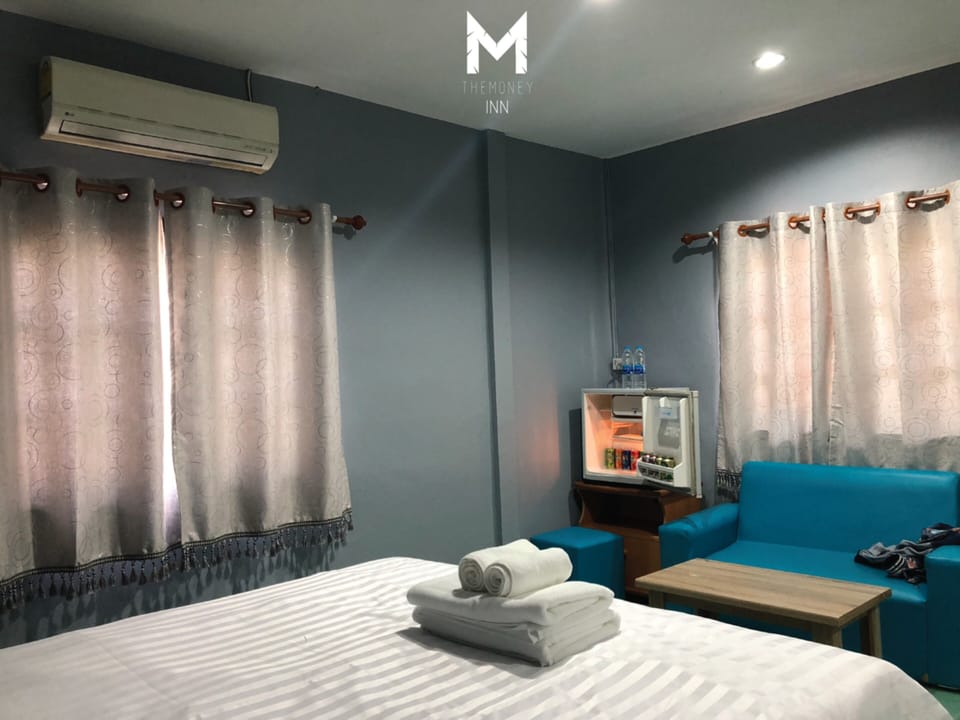 Double Room | Desk, free WiFi, bed sheets