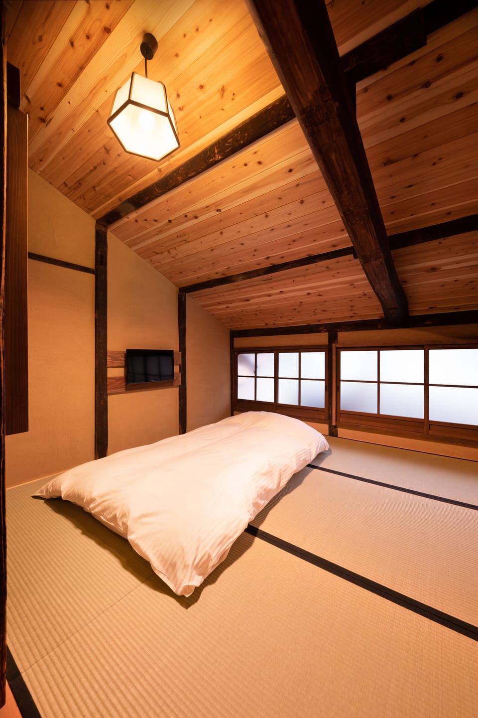 Private Vacation Home | Desk, blackout drapes, free WiFi