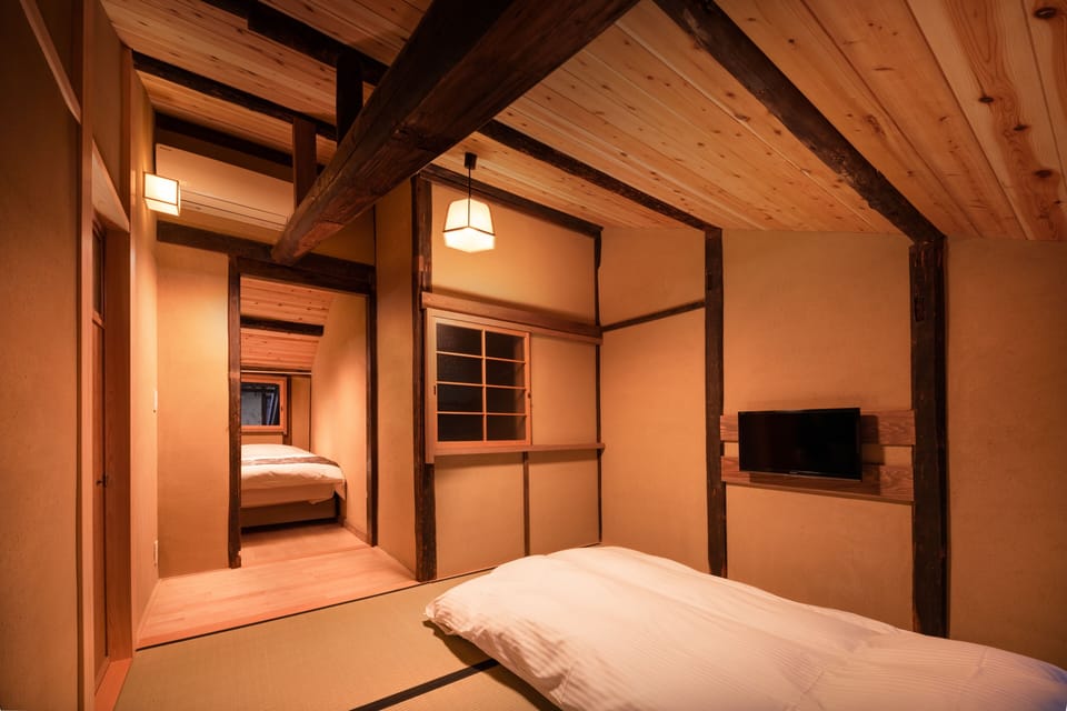 Private Vacation Home | Desk, blackout drapes, free WiFi
