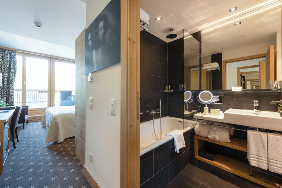 Standard (Corvatsch) | Bathroom | Rainfall showerhead, free toiletries, hair dryer, bathrobes
